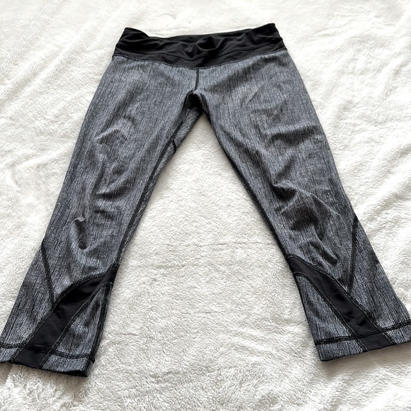 6 | Lululemon Cropped Leggings - Picture 5 of 5